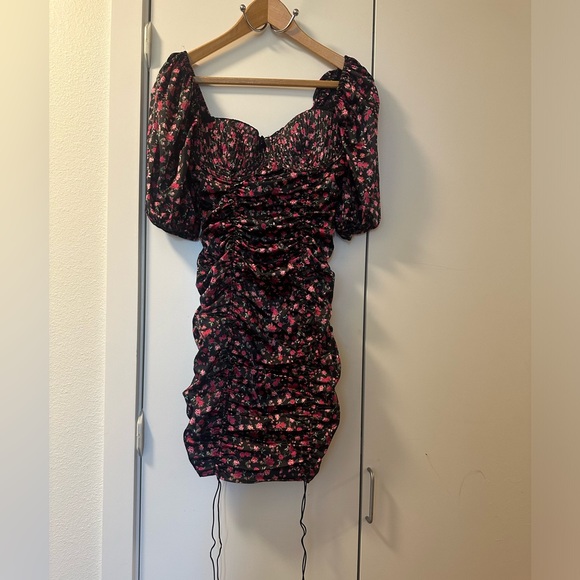 🆕For Love & Lemons Melrose Black & Pink Floral Mini
Ruched Dress. - Picture 3 of 7